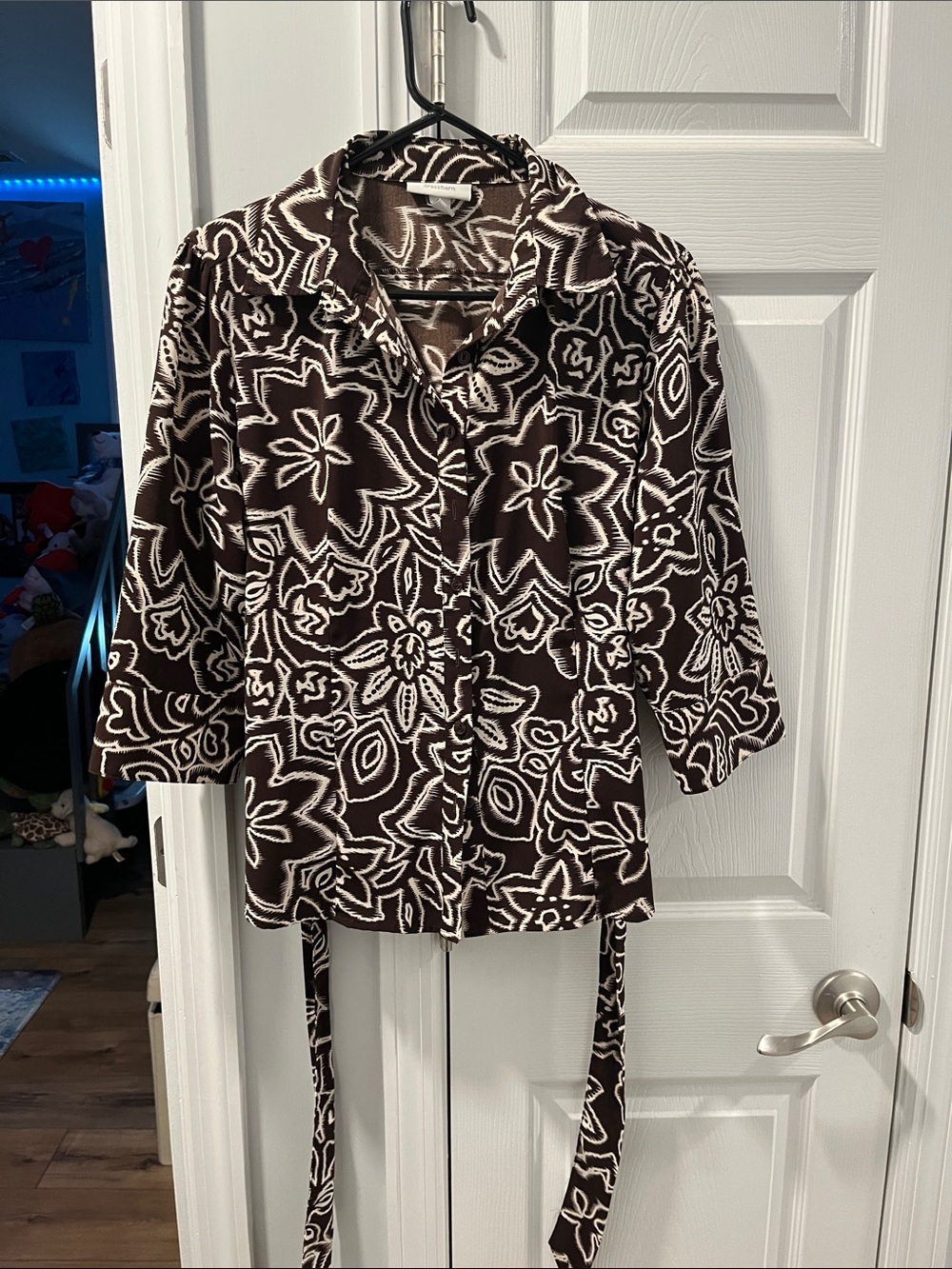 dressbarn Brown and White Floral Button-Front Shirt with Tie